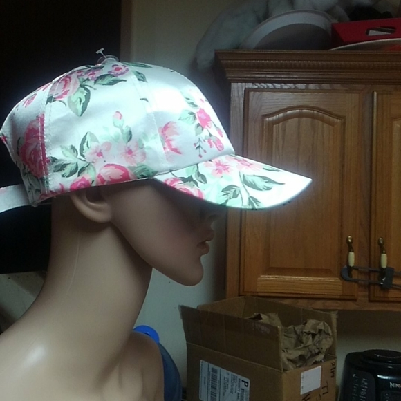 NWT: extremely adorable definitely a must-have!! - Picture 3 of 5